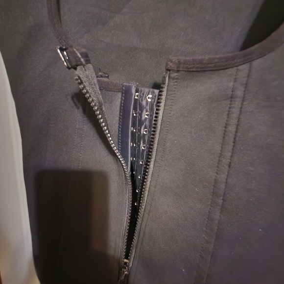 Black neoprene bustier with triple row of hooks as a size selector. GOTH TOP - Picture 3 of 6